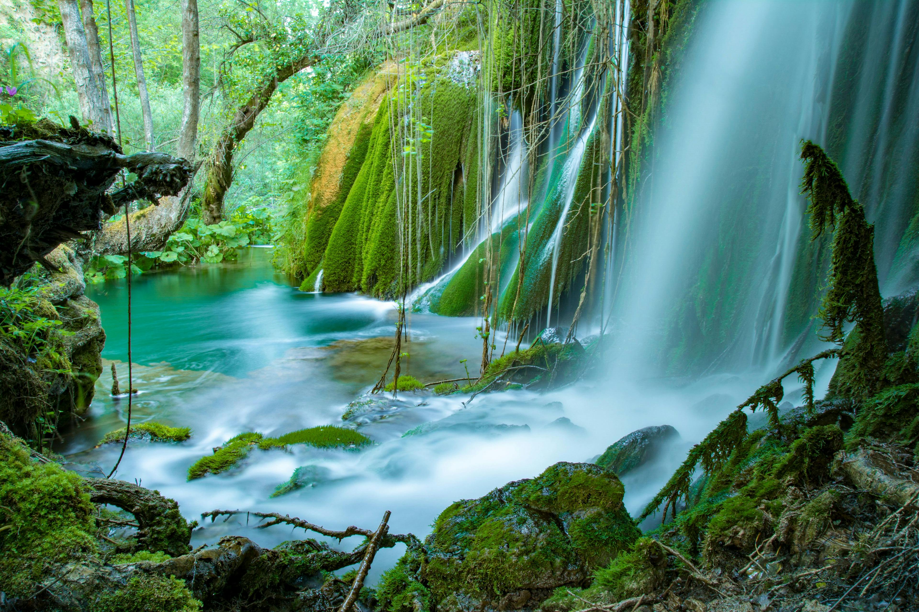 Volturno river waterfalls, scenic view in summer with green moss, Molise region, Italy | Image Credit: © cenz07 - stock.adobe.com