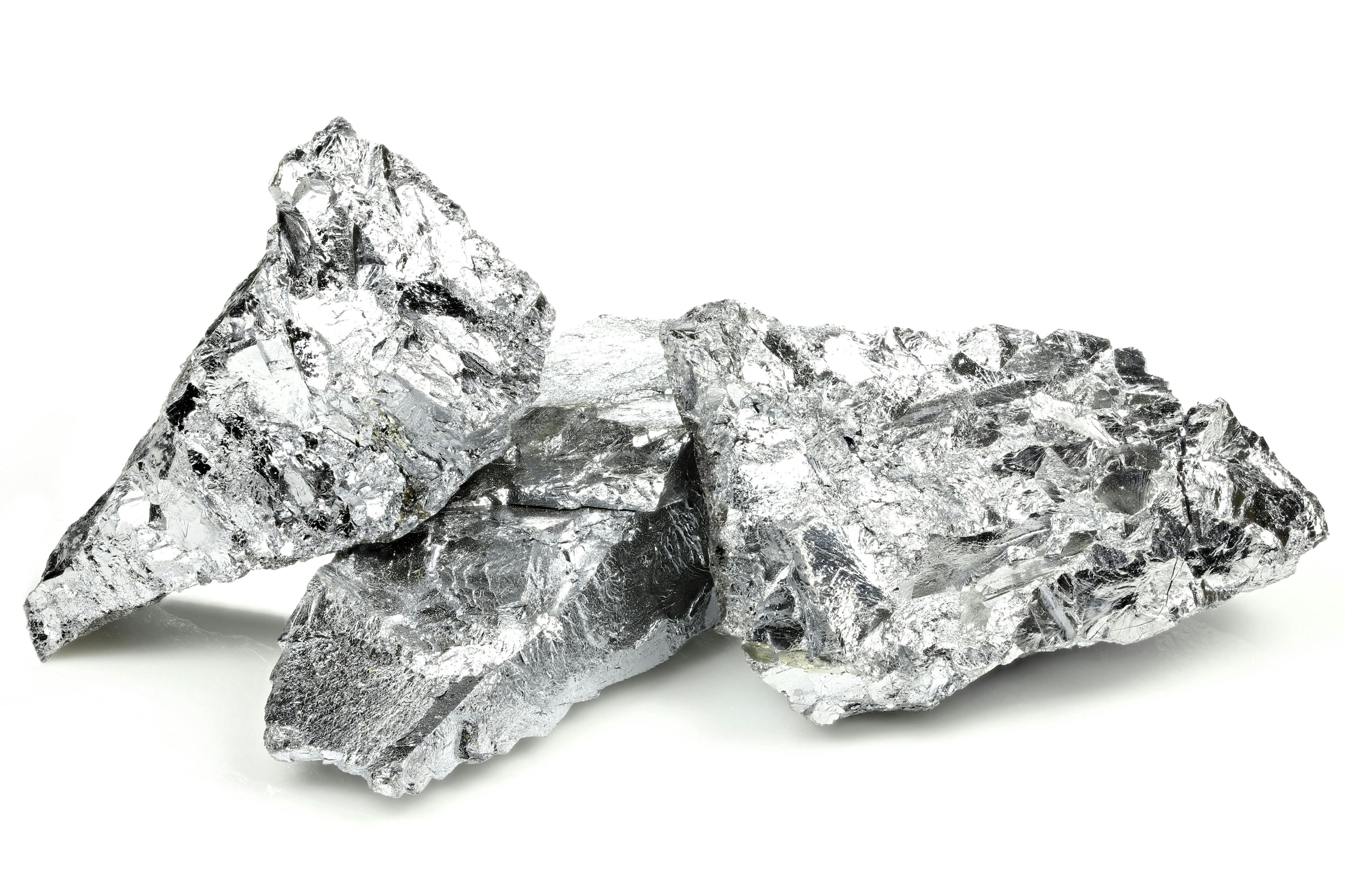 99.9% fine chromium isolated on white background | Image Credit: © Björn Wylezich - stock.adobe.com