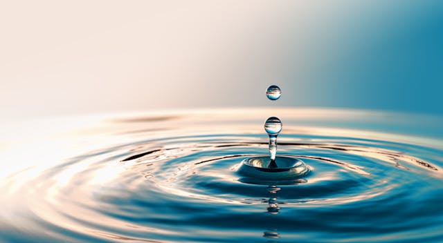 Clear Water drop with circular waves | Image Credit: © willyam - stock.adobe.com
