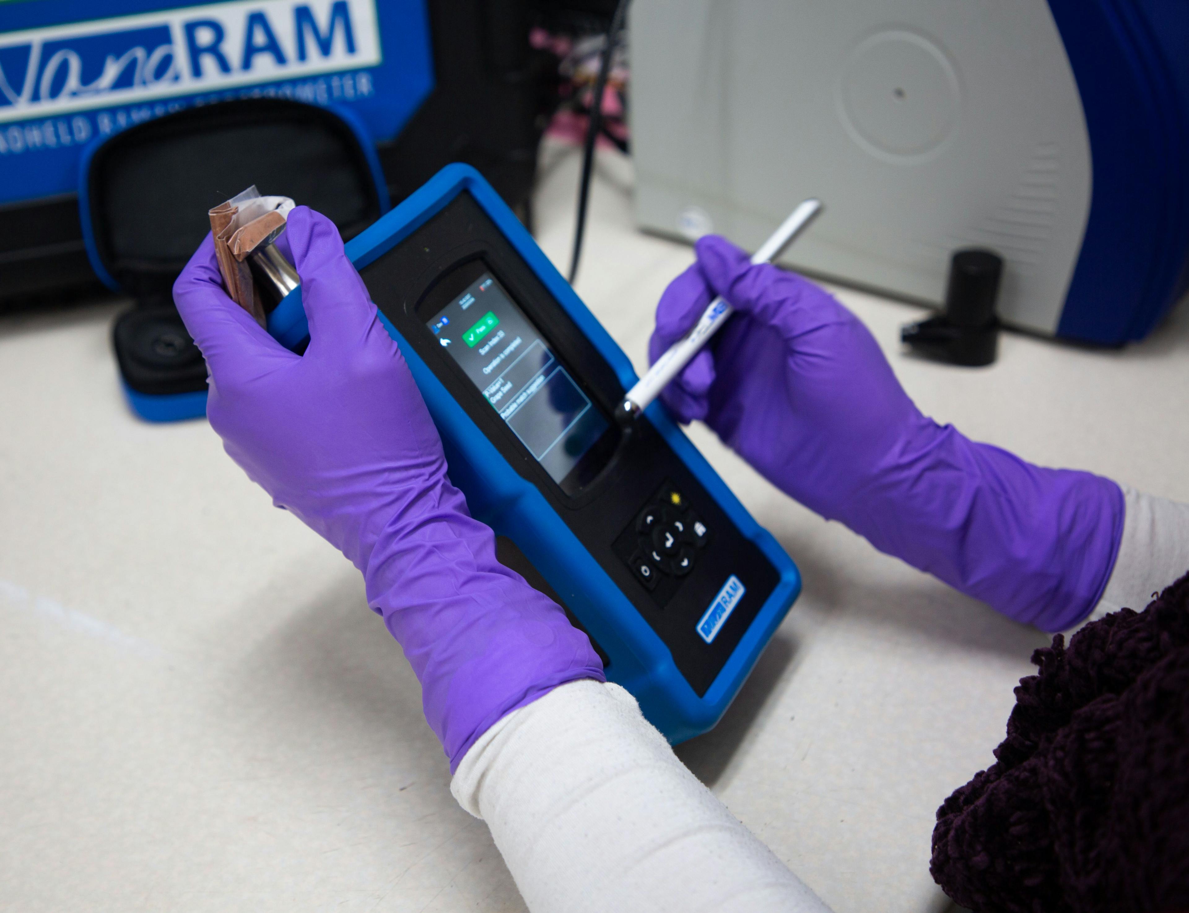 NanoRam-1064 Handheld Raman spectrometer