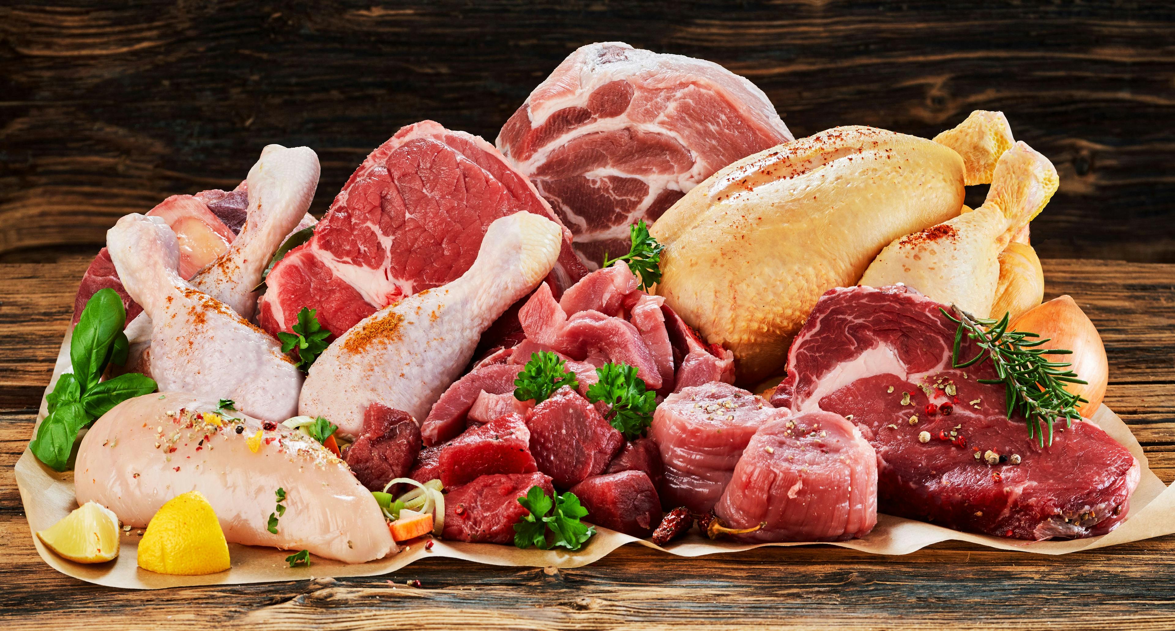 Raw meat assortment, beef, chicken, turkey | Image Credit: © exclusive-design - stock.adobe.com